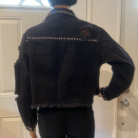 LNWOT Distressed Black Thrill Jeans Jean Jacket with studs Size M - Picture 3 of 9